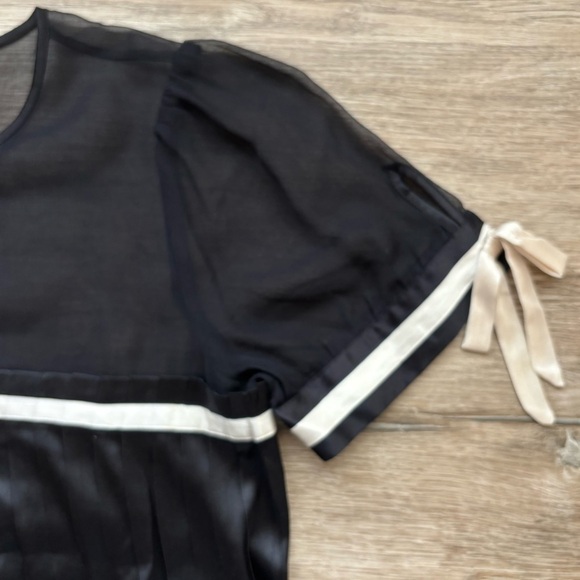 Bebe Y2K Coquette Short Sleeve Silk Blouse Black with Cream Ribbon Detailing - Picture 10 of 14